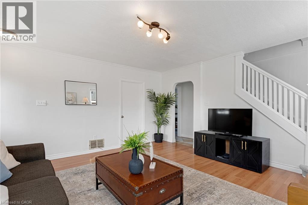 197 Ninth Avenue, Kitchener, ON