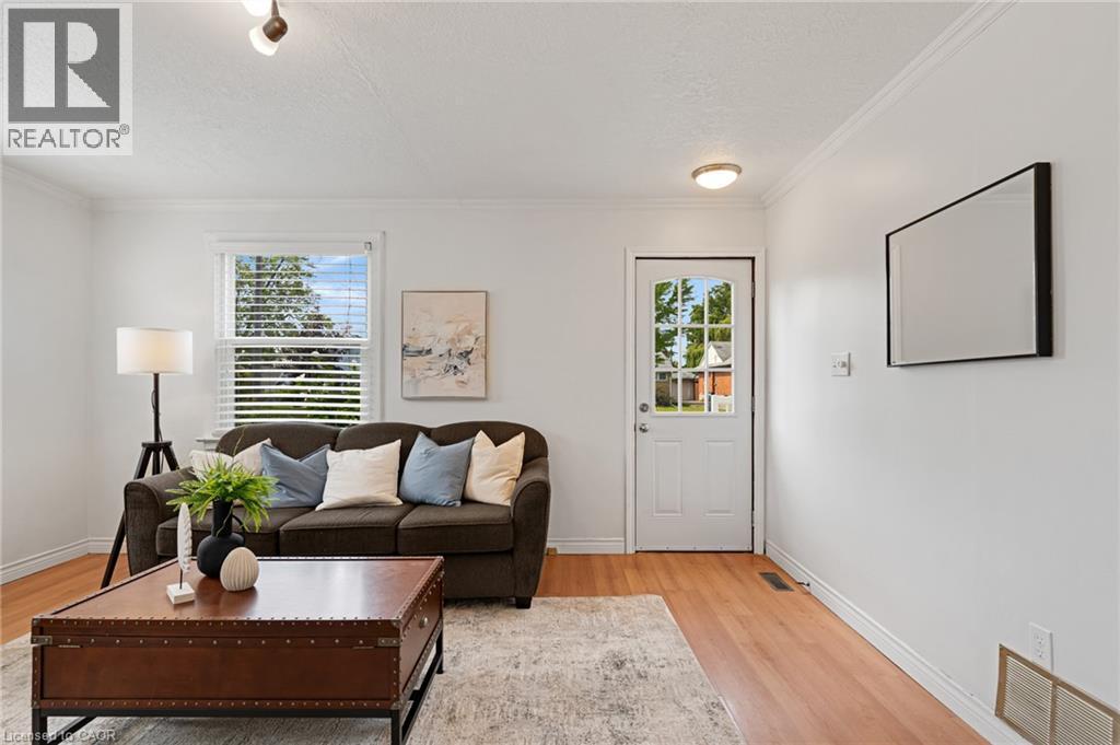 197 Ninth Avenue, Kitchener, ON