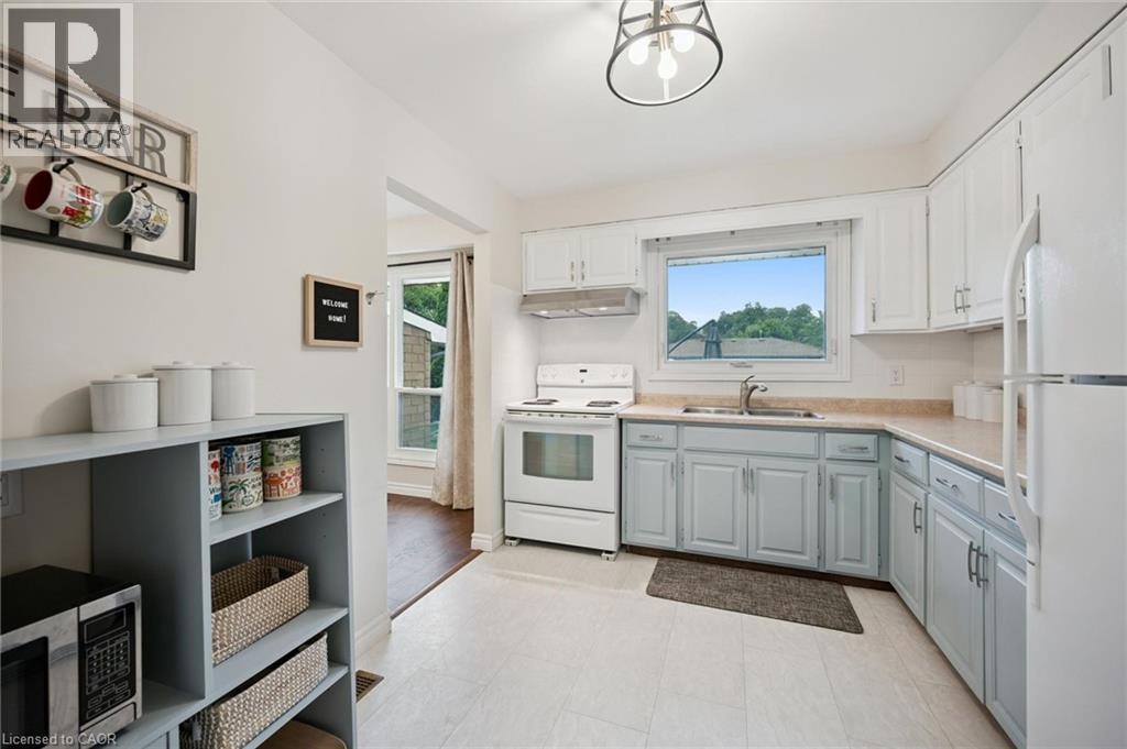 37 Shadeland Crescent, Kitchener, ON