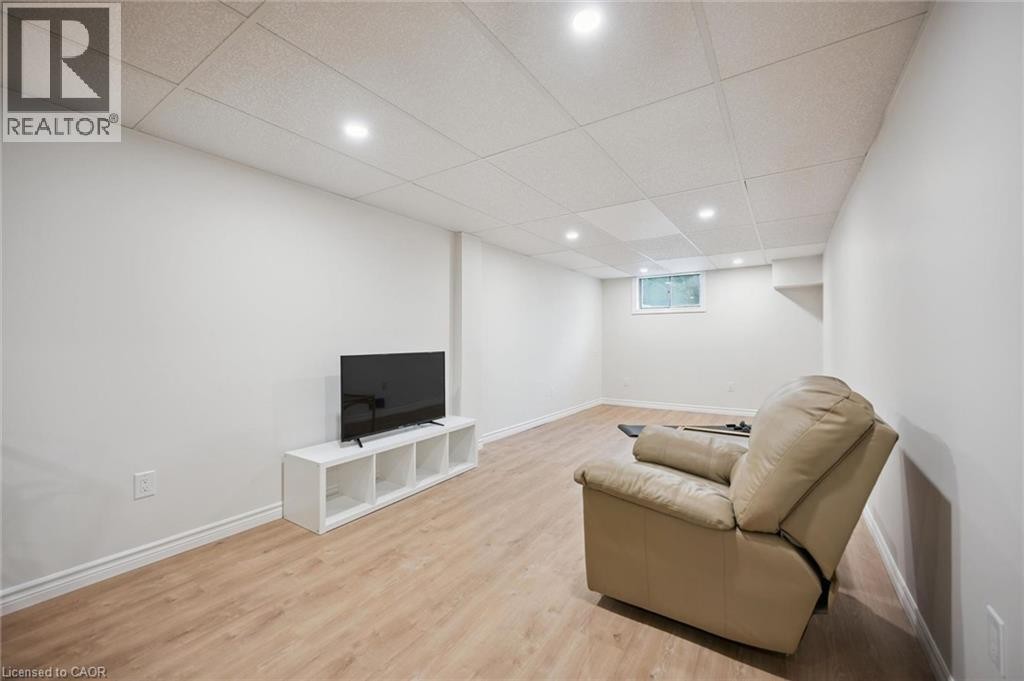 37 Shadeland Crescent, Kitchener, ON