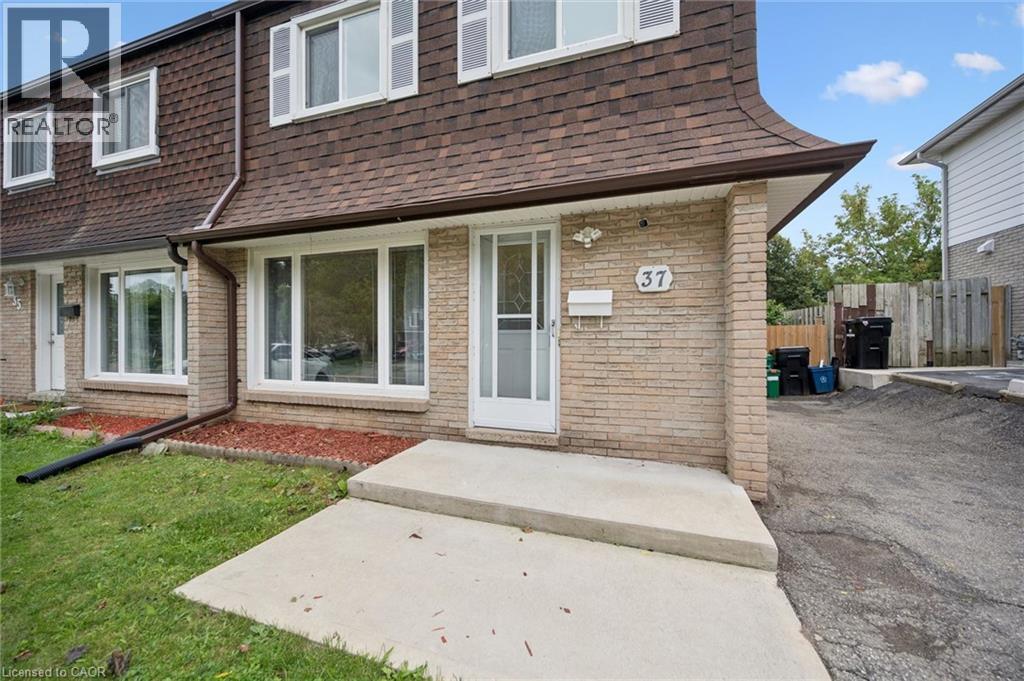 37 Shadeland Crescent, Kitchener, ON