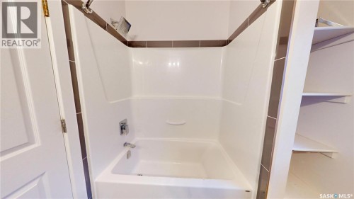 239 Bentley Court, Saskatoon, SK 