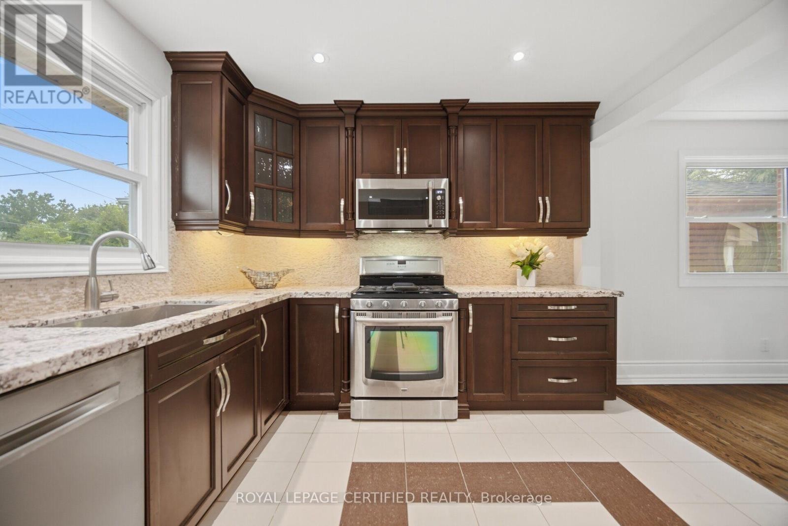3490 Rexway Drive, Burlington, ON