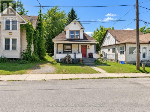 5675 BANKER AVENUE  Niagara Falls, ON L2G 4B9