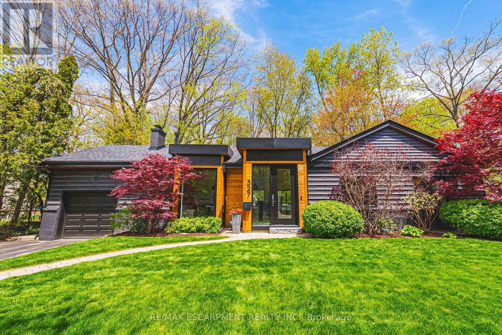 327 Goodram Drive, Burlington, ON