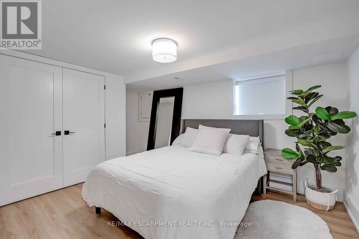 327 Goodram Drive, Burlington, ON