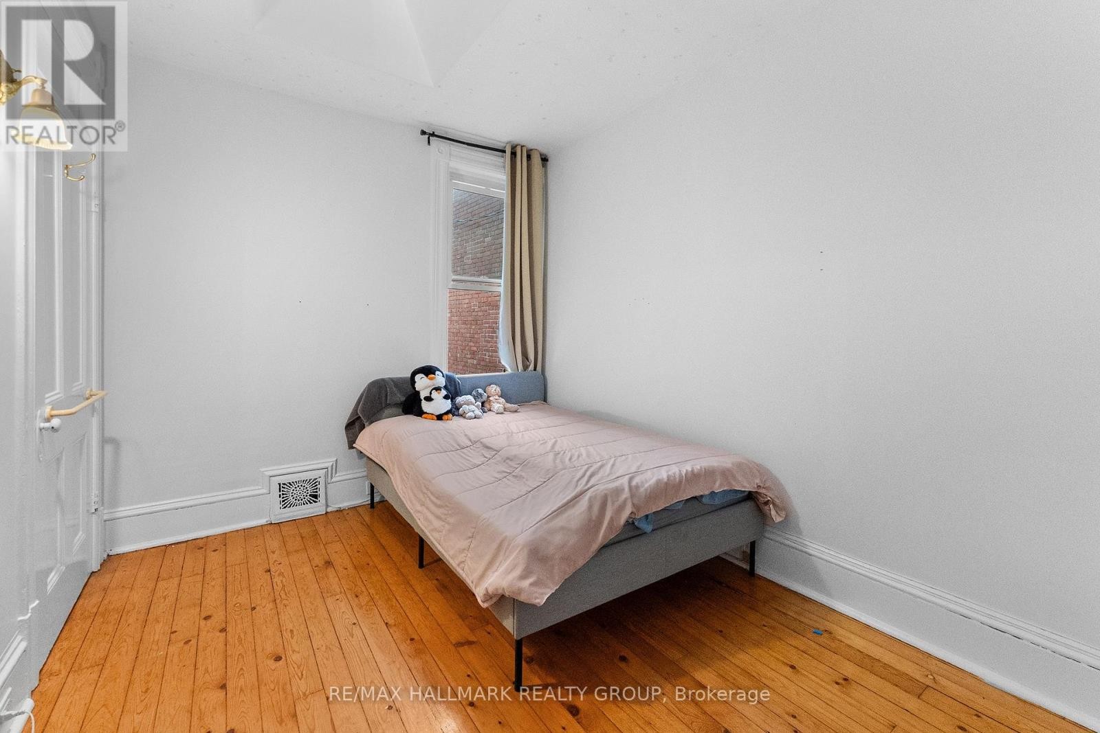 157 St Andrew Street, Ottawa, ON