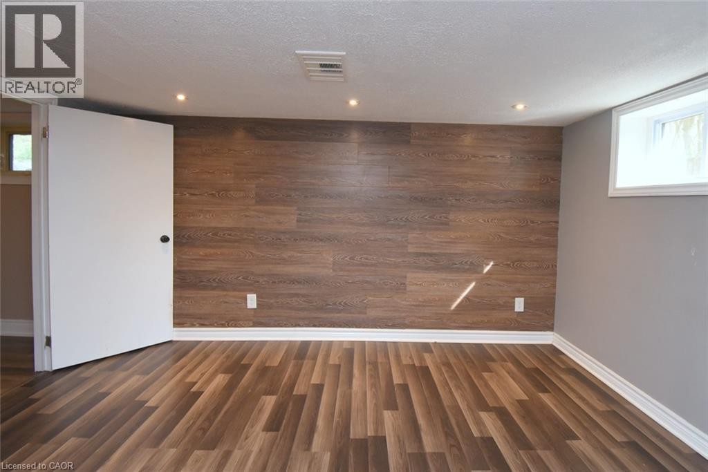 945 Glen View Avenue, Burlington, ON