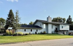 2 Kings Square Brandon, MB R7B 3E3