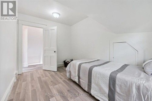 99 Cedar Street, Cambridge, ON 