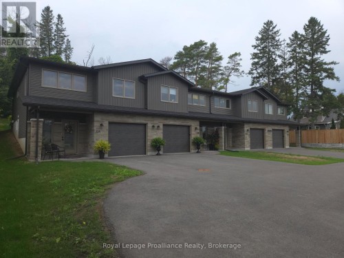 33 HUFFMAN ROAD  Quinte West (Frankford Ward), ON K0K 2C0