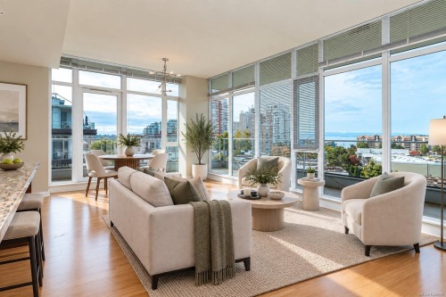 #901-379 Tyee Rd  Victoria, BC V9A 0B4