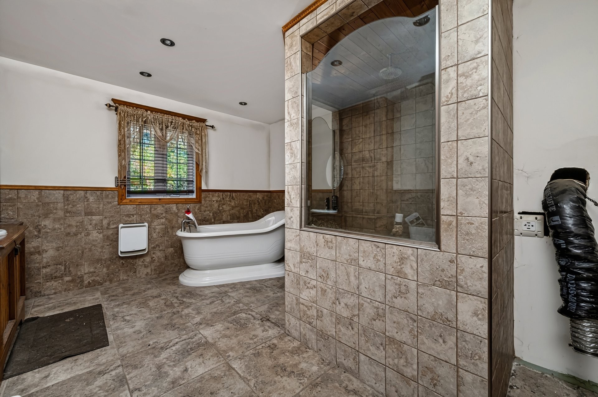 Bathroom - 60 Rue Maréchal-Ferrant, Saint-Calixte, QC