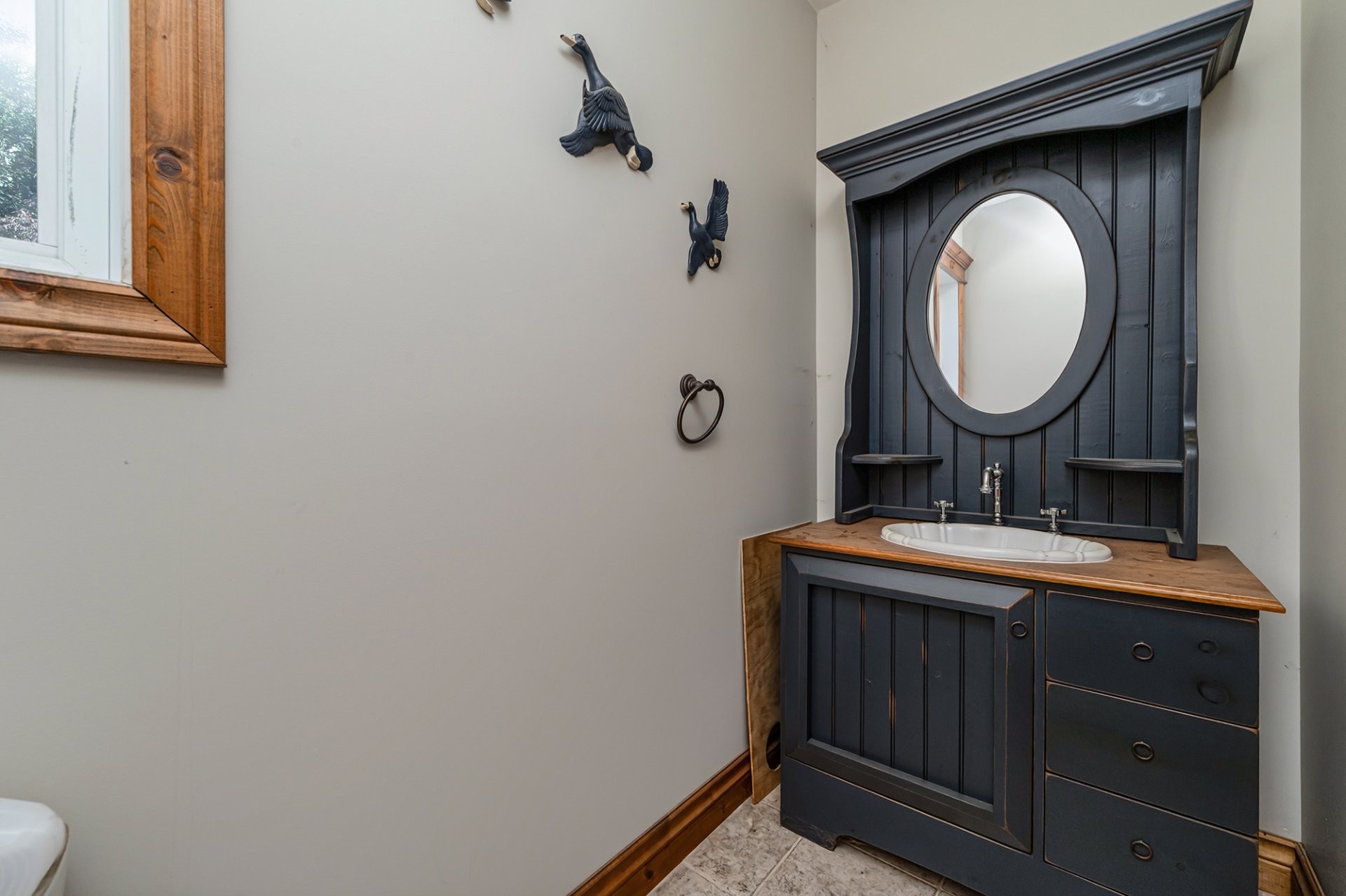 Powder room - 60 Rue Maréchal-Ferrant, Saint-Calixte, QC