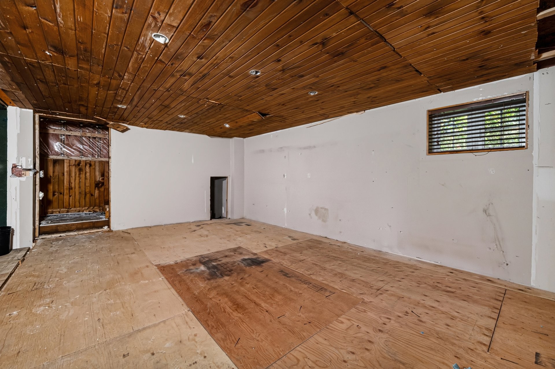Basement - 60 Rue Maréchal-Ferrant, Saint-Calixte, QC