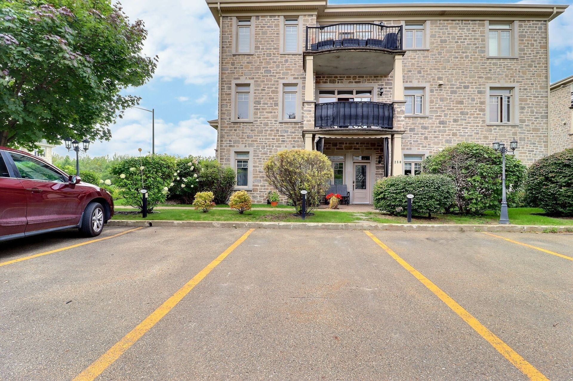 Parking - 242 Rue D'Everell, Québec (Beauport), QC