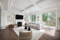 19 Hollyhock Court Toronto, ON M3B 0B4