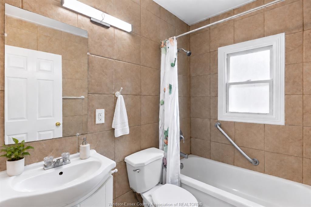 955 Mcewan, Windsor, ON