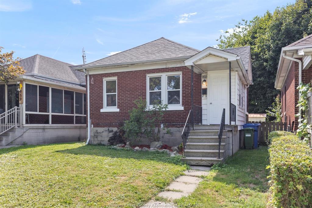 955 Mcewan, Windsor, ON