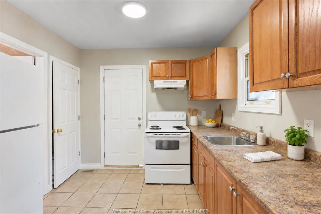 955 Mcewan, Windsor, ON
