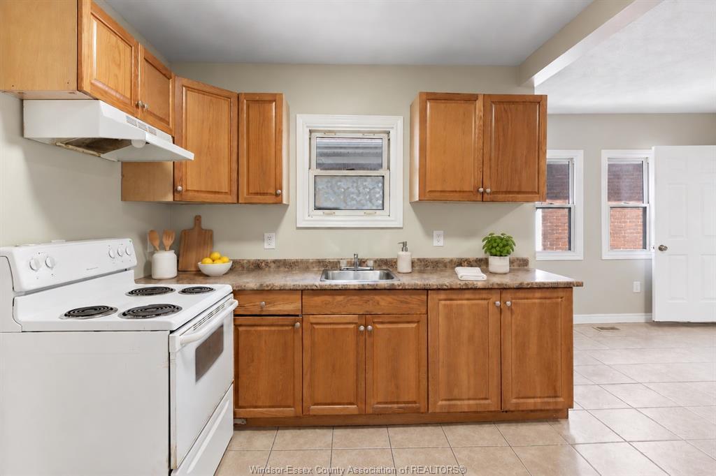 955 Mcewan, Windsor, ON