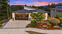6261 Highwood Dr Duncan, BC V9L 5W9