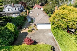 1376 Oliver St Oak Bay, BC V8S 4W9