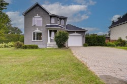 81 Rue des Souverains Blainville, QC J7C 5R4