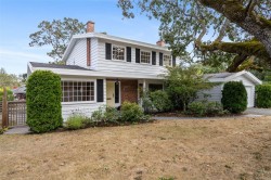 3558 Redwood Ave Oak Bay, BC V8P 4Z7