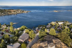 121 Denison Rd Oak Bay, BC V8S 2K2