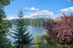 2815 Lake End Rd Langford, BC V9B 2W2