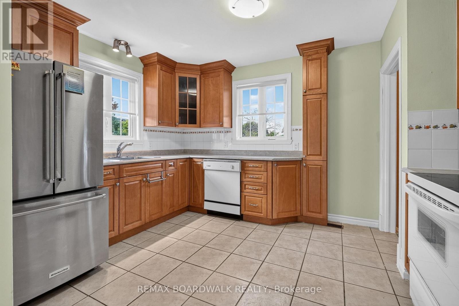 583 Donald Street, Ottawa, ON