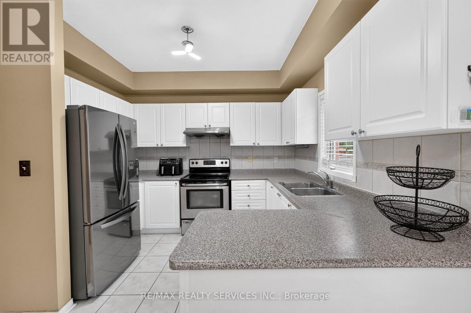 703 Twain Avenue, Mississauga, ON