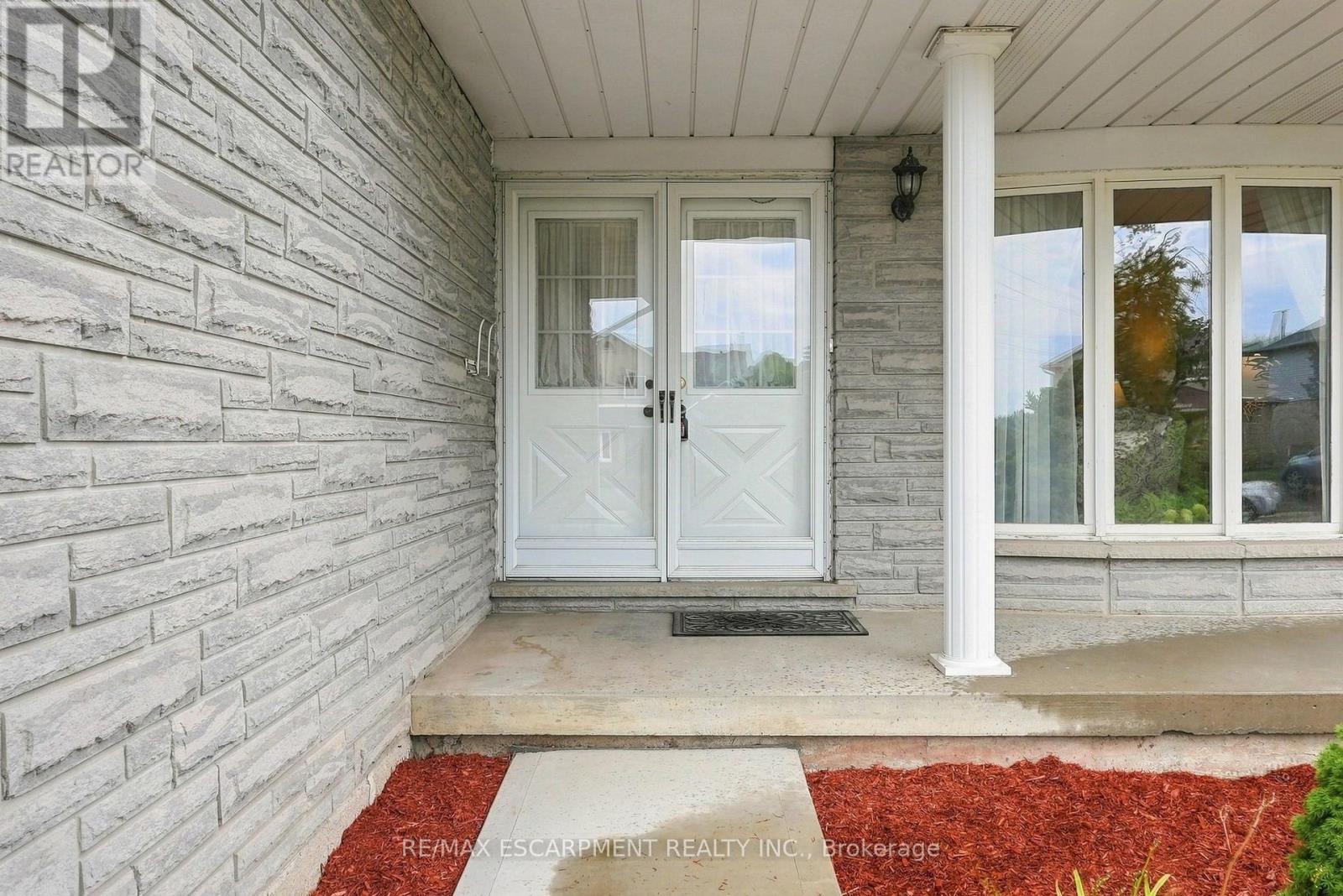 158 Rushdale Drive, Hamilton, ON