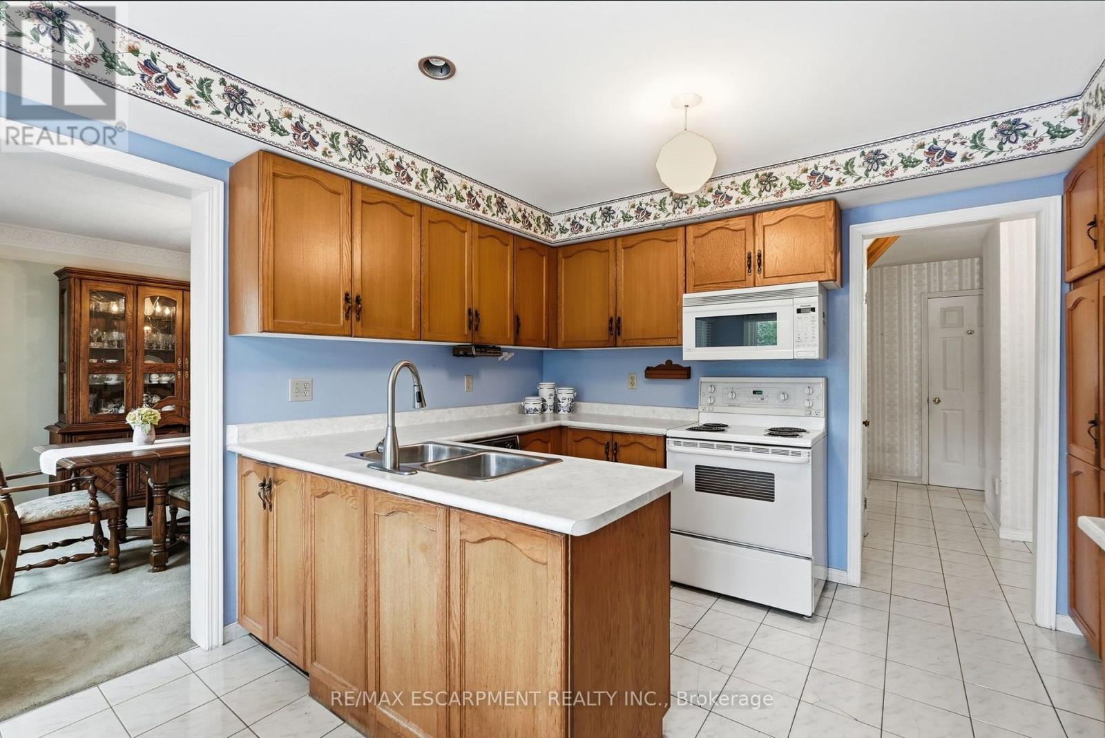 158 Rushdale Drive, Hamilton, ON