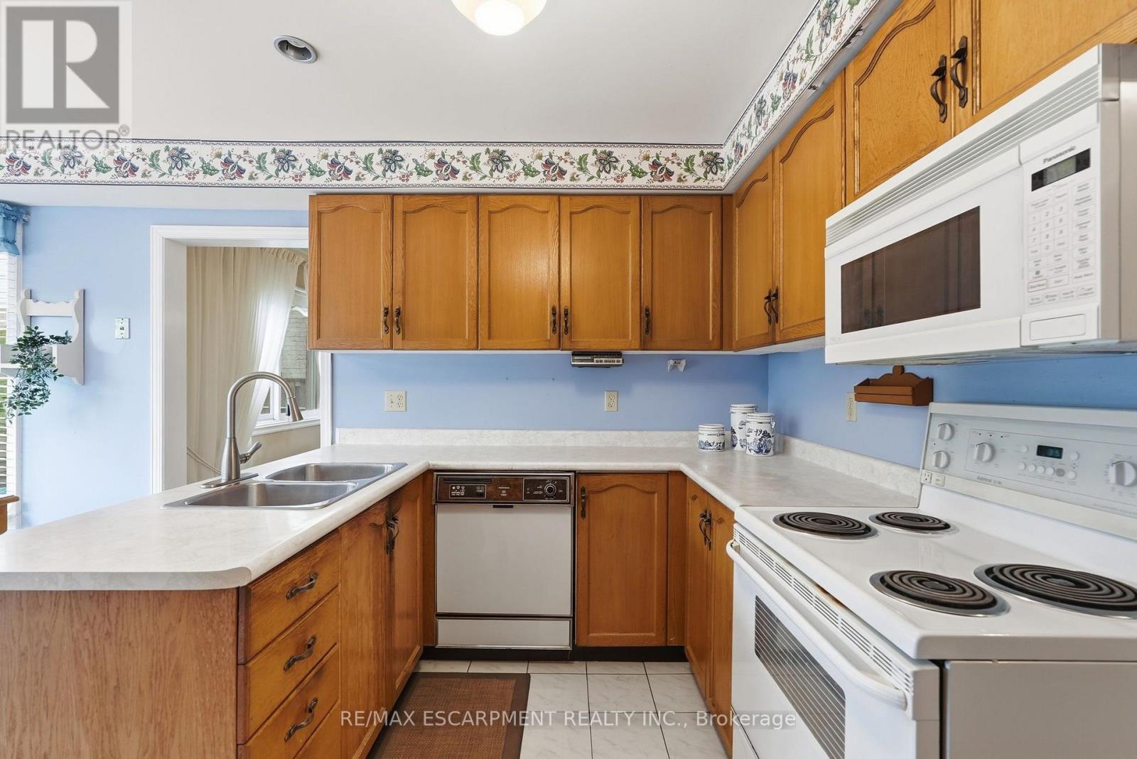 158 Rushdale Drive, Hamilton, ON