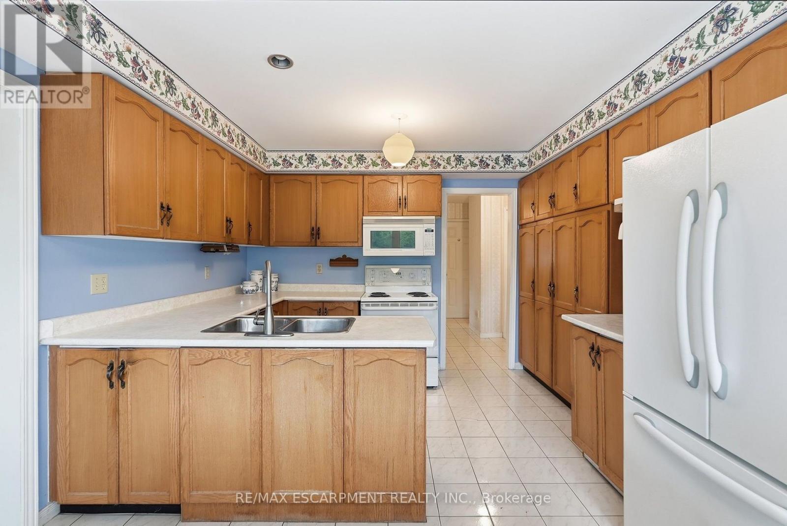 158 Rushdale Drive, Hamilton, ON