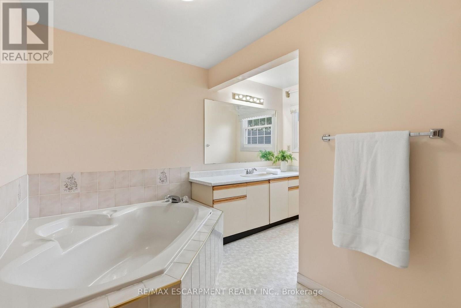 158 Rushdale Drive, Hamilton, ON