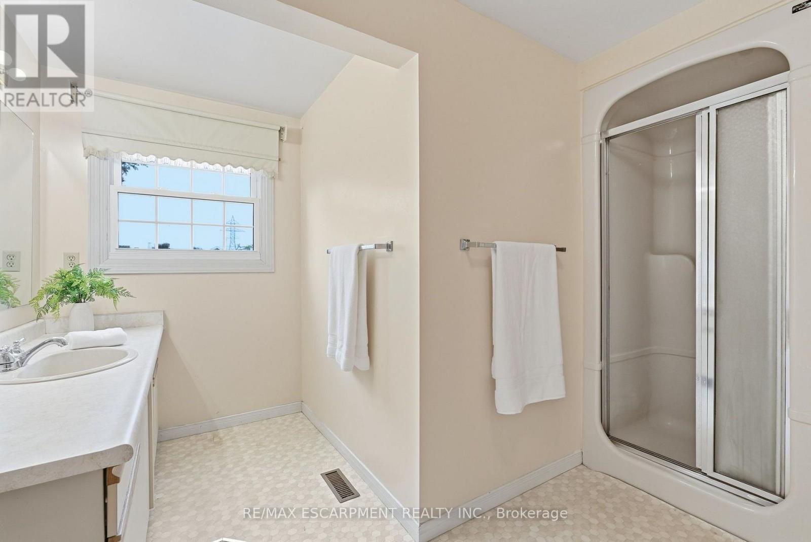 158 Rushdale Drive, Hamilton, ON