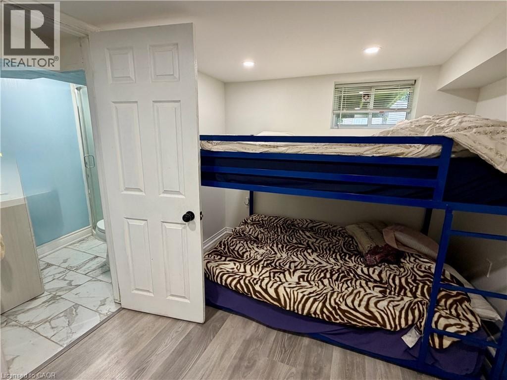 in-law suite bedroom - 94 Howard Avenue, Hamilton, ON