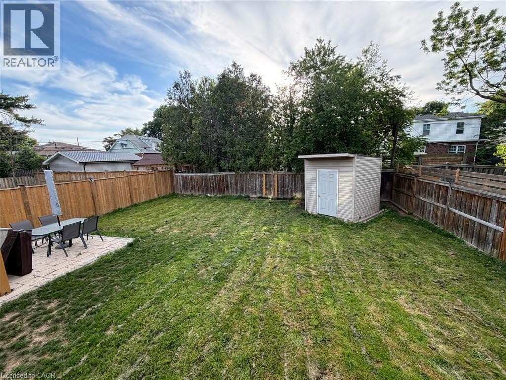 fantastic fully fenced yard - 94 Howard Avenue, Hamilton, ON