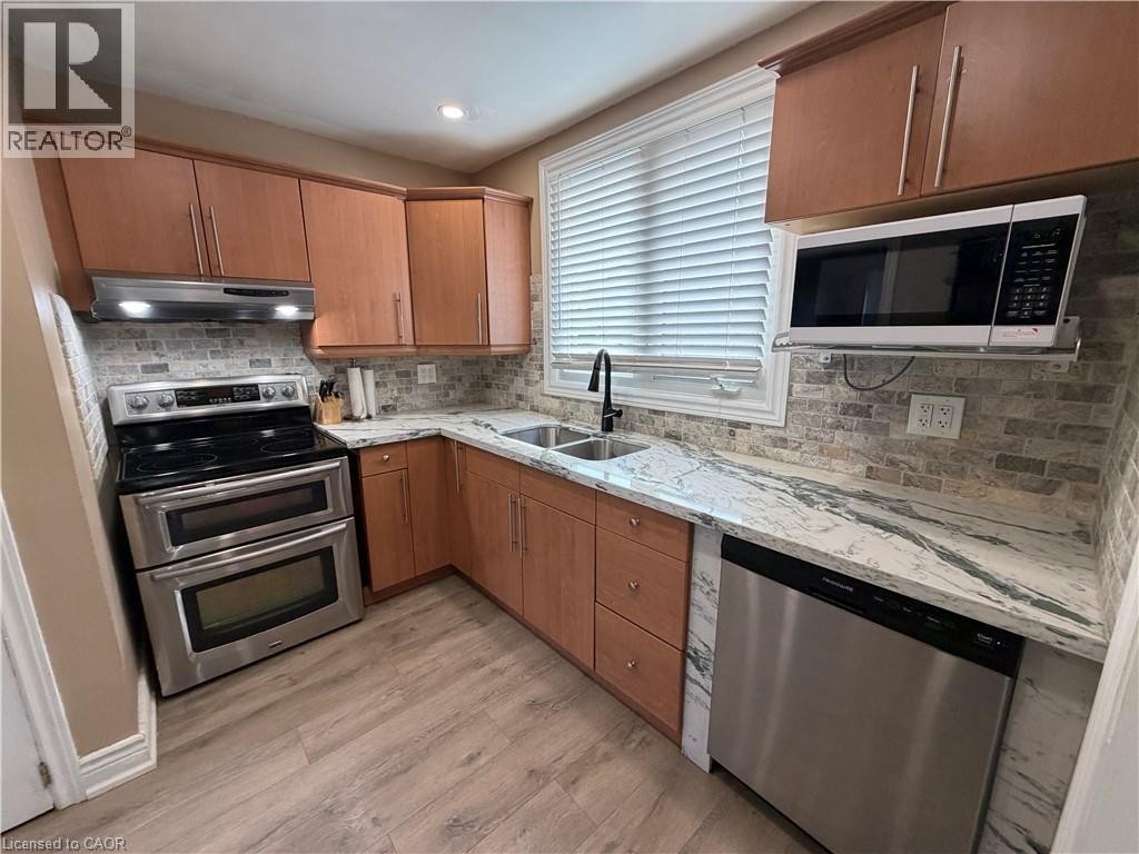Nicely upgraded kitchen - 94 Howard Avenue, Hamilton, ON