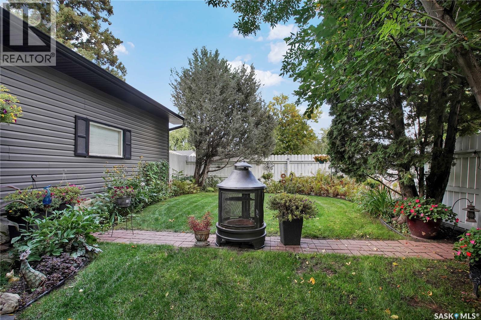30 Yale Crescent, Saskatoon, SK