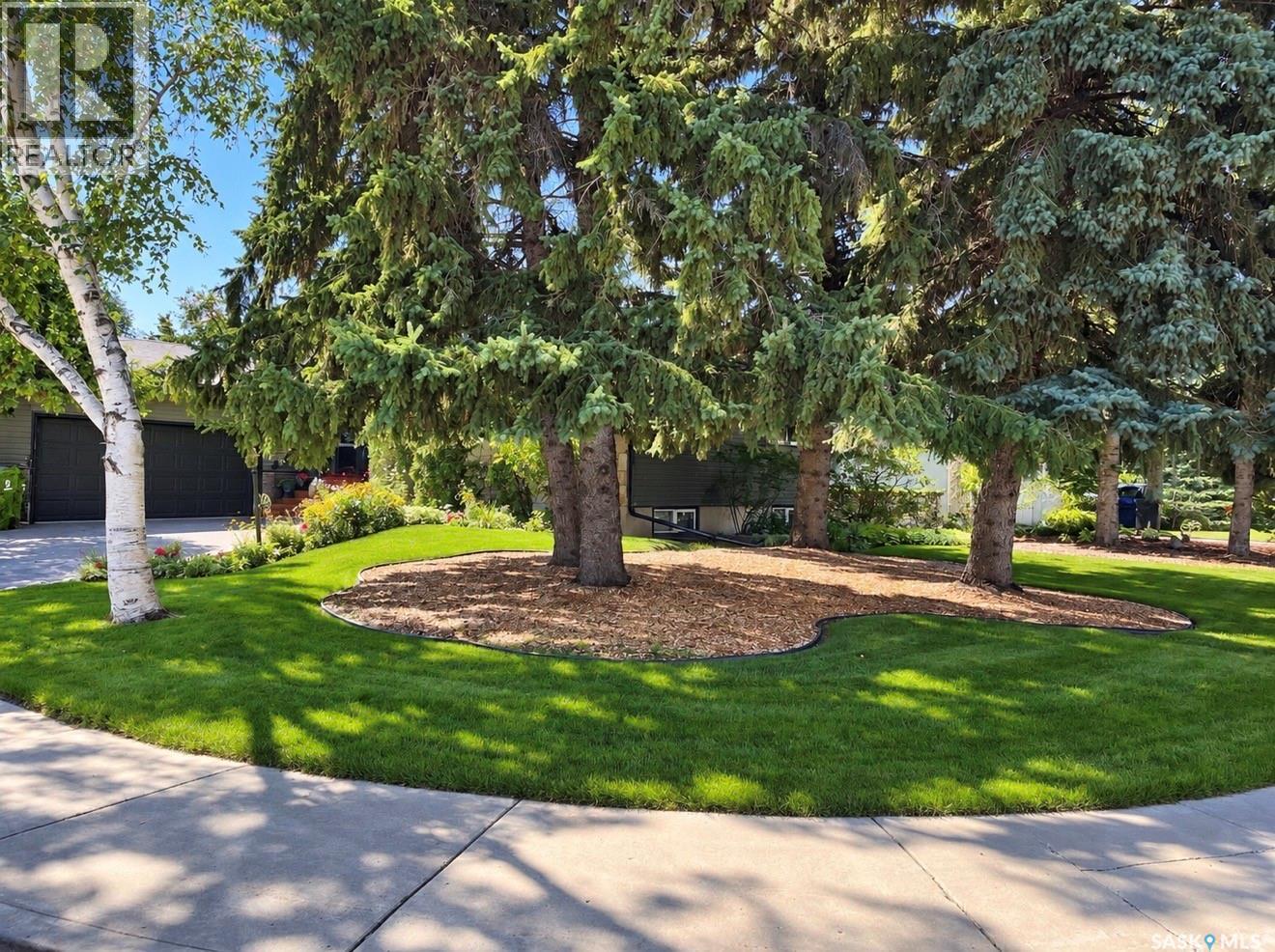 30 Yale Crescent, Saskatoon, SK