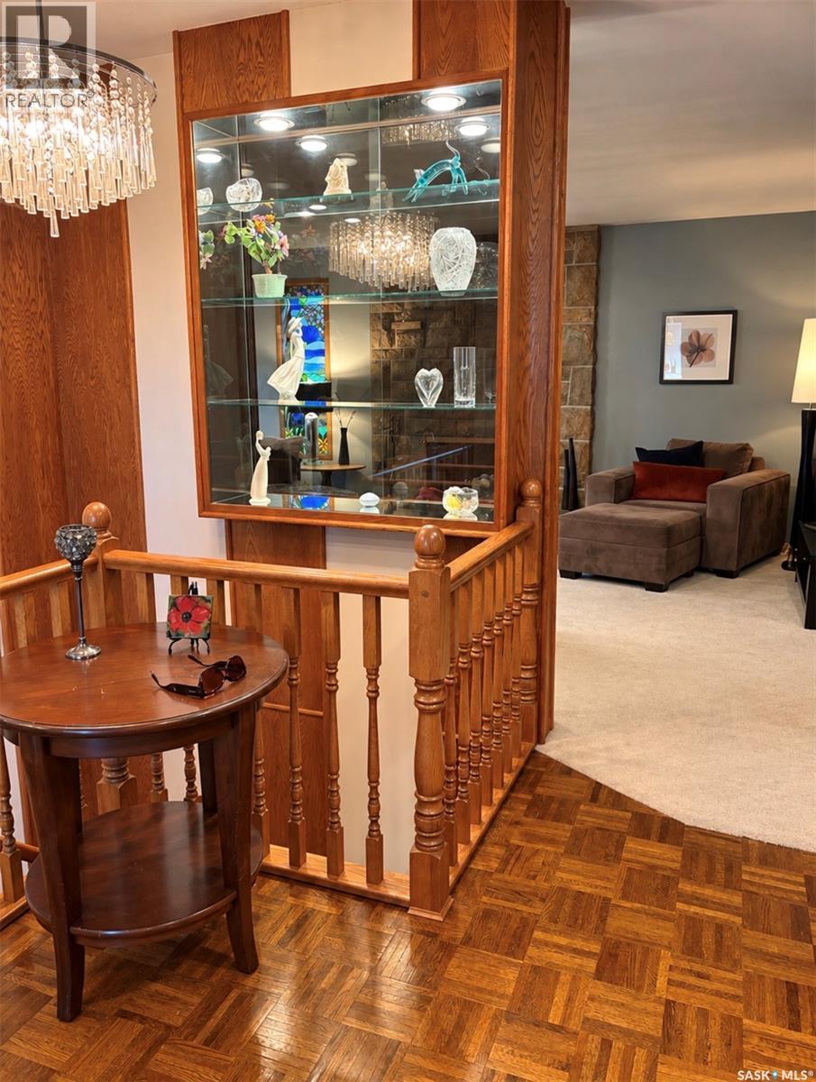 30 Yale Crescent, Saskatoon, SK