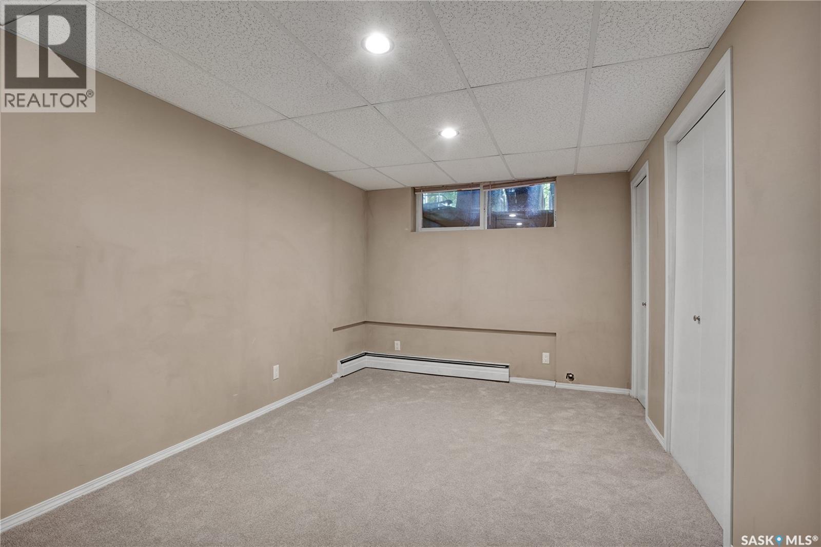 30 Yale Crescent, Saskatoon, SK