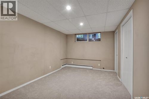 30 Yale Crescent, Saskatoon, SK 