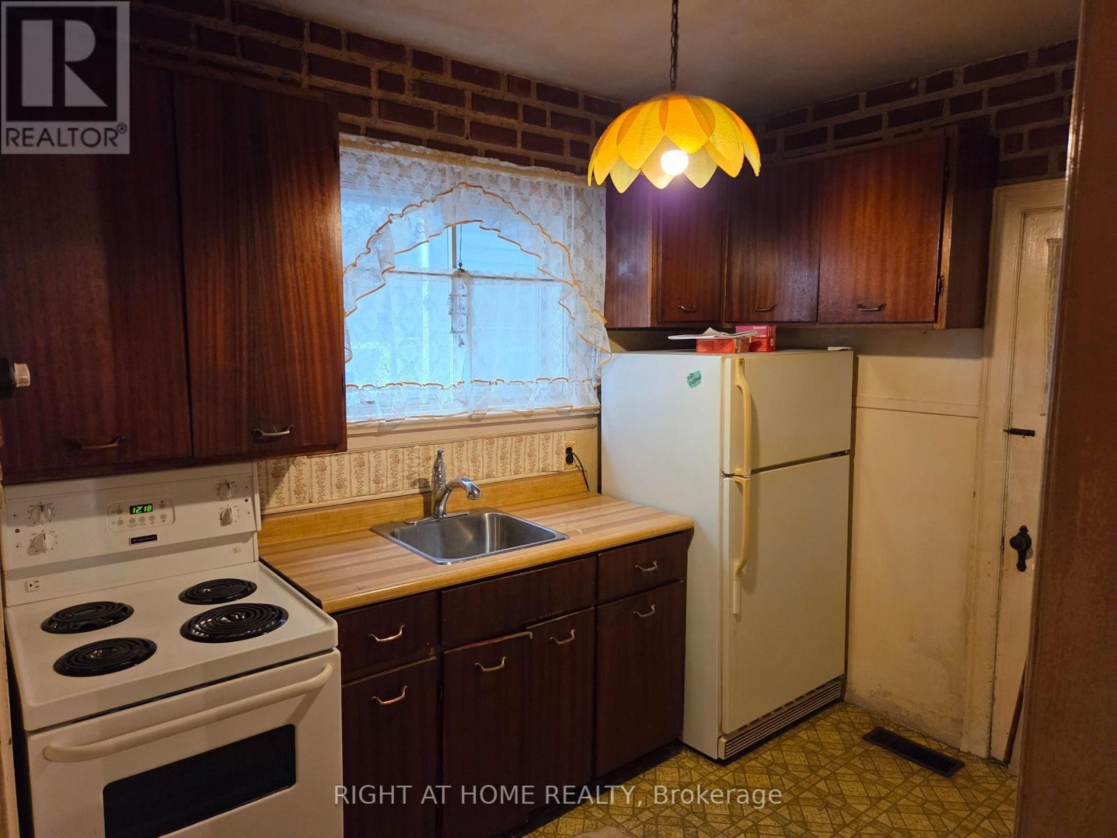88 Lees Avenue, Ottawa, ON