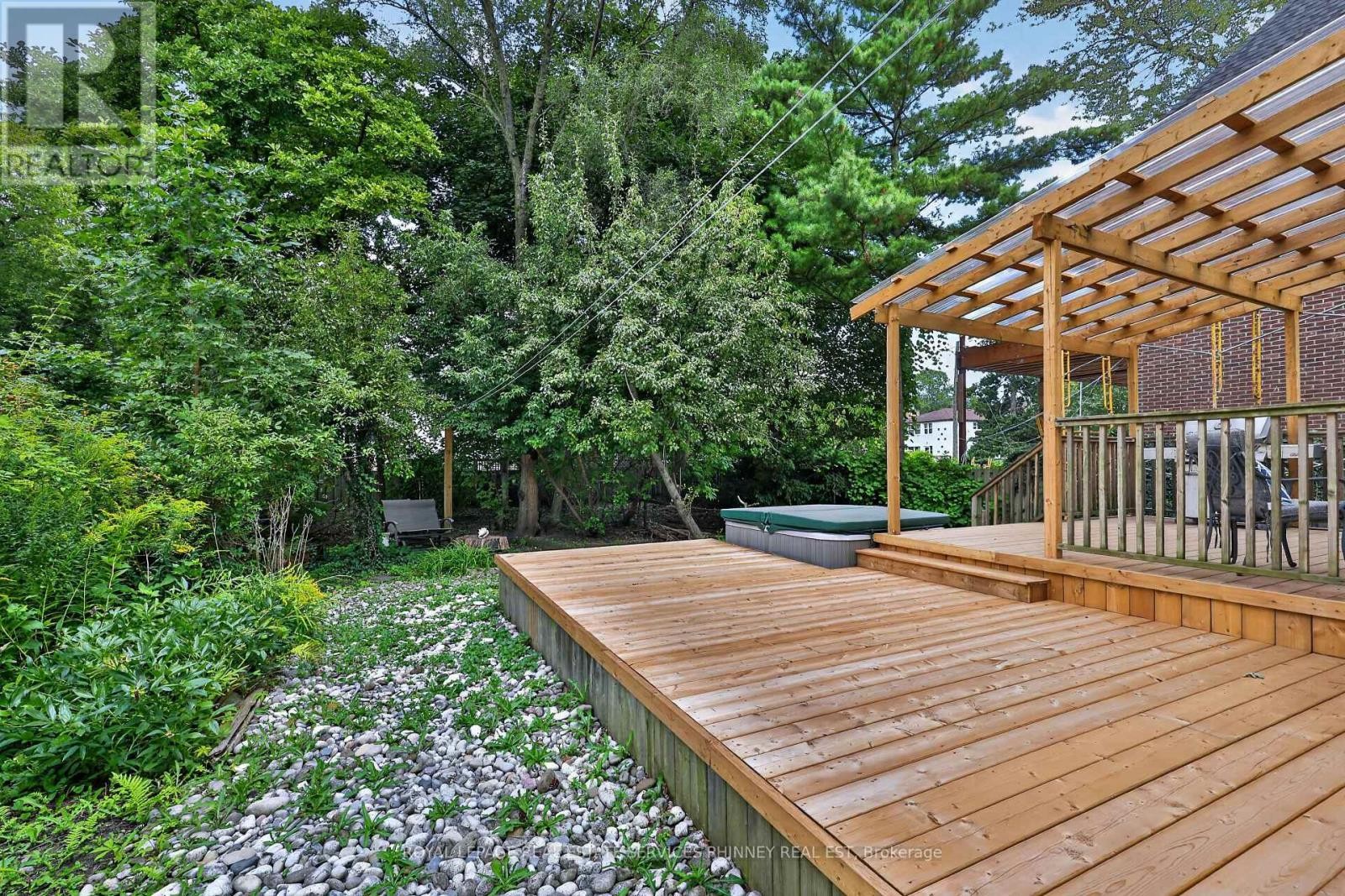21 Cumberland Drive, Mississauga, ON