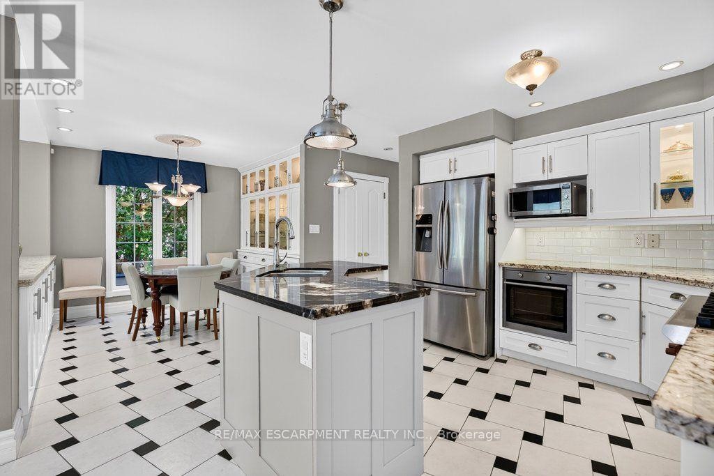 3151 Lakeshore Road, Burlington, ON